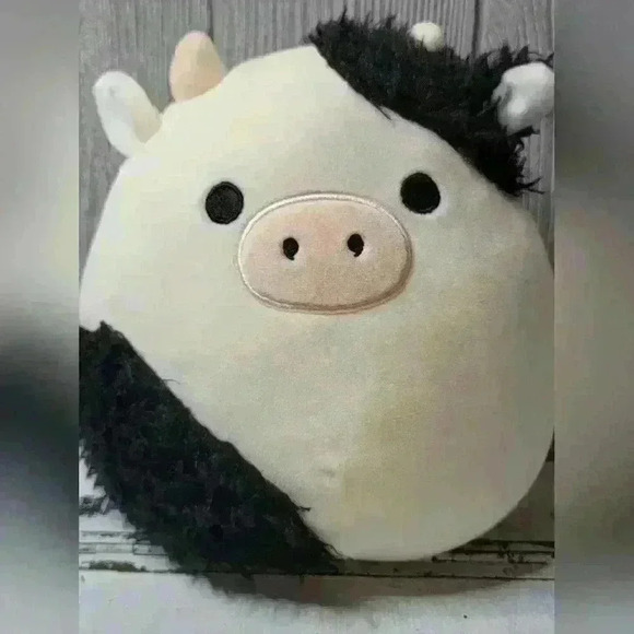 Squishmallow Connor The Cow 8 inch - Picture 1 of 5